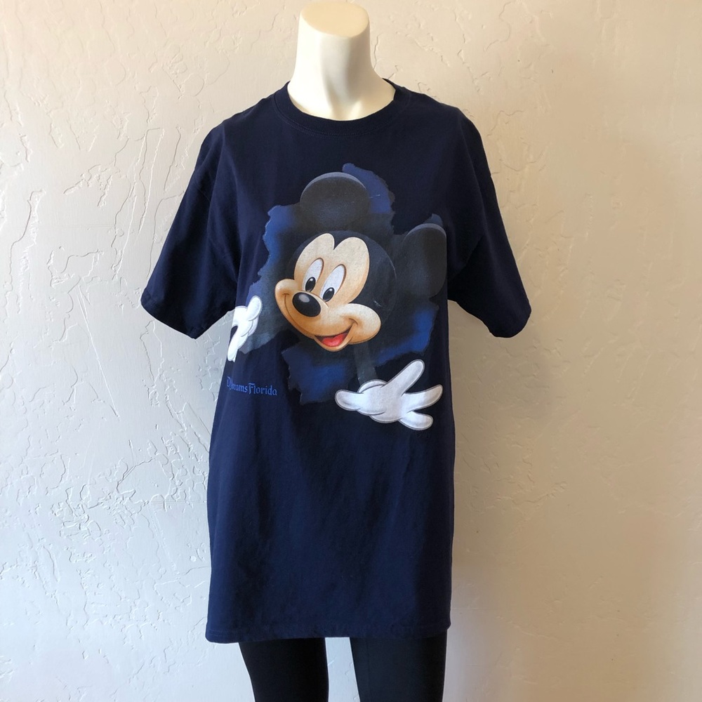 Disney Mickey Mouse graphic Tee size medium
